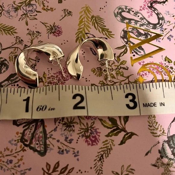 Mejuri Hoop Earrings - Picture 2 of 2